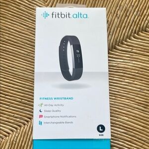 Fitbit Alta (L) – Track Your Goals in Style